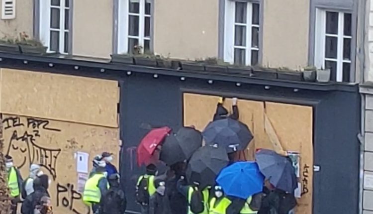 e9723bda-26e6-416f-be06-8a2c7743e200-1