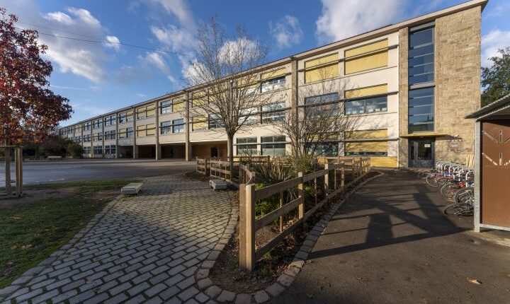 24549_18137_cole_Albert_de_Mun_c_Arnaud_Loubry___Rennes_Ville__Metropole_large