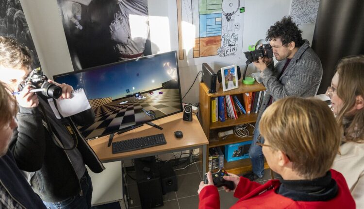 28605_21008_Inauguration_de_la_Maison_du_jeu_video_3__Arnaud_Loubry_xlarge