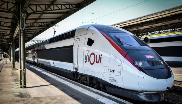 7794869191_la-sncf-lance-ses-tgv-inoui