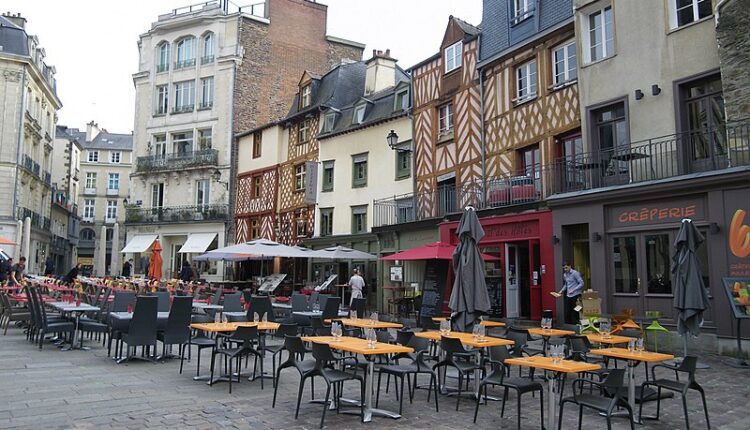 Place_rallier_du_baty_-_panoramio