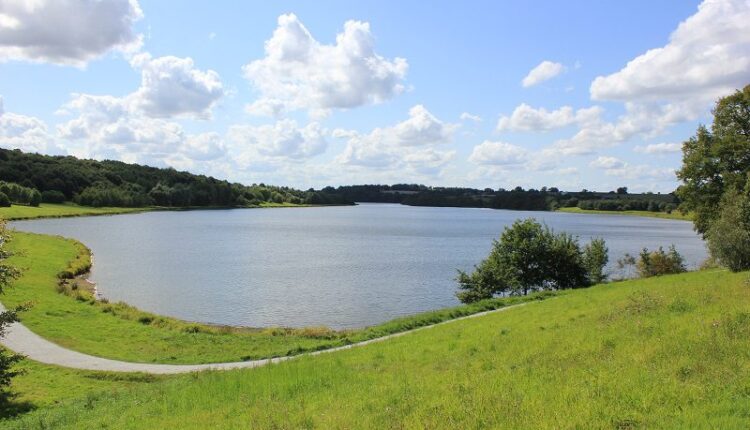 Plan-d-eau-de-la-Cantache-2