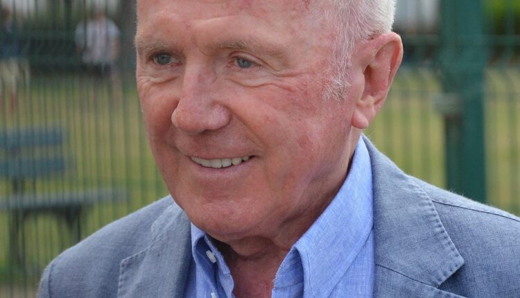 1280px-Francois_Pinault_Stade_rennais_-_Le_Havre_AC_20150708_44